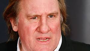 The plot hinges on a deception that was just barely believable when set at the time of the hundred years' war, where it could play off the superstition that a man might be transformed by war. Gerard Depardieu Entschuldigung Fur Sein Flugzeug Malheur Bunte De