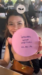 Bir grup feminist olarak tahliye olan yol arkadaşlarımızı, seçilmiş kadın  eşbaşkanları ziyaret etmek ve Hakkari'ye atanan kayyuma karşı dayanışmayı  büyütmek için Diyarbakır ve Batman'a gittik. Diyarbakır Büyükşehir Belediye  Eşbaşkanı Serra Bucak ve