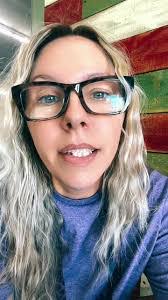 Angela Grayer's Instagram, Twitter & Facebook