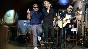 Lirik Dan Chord Gitar Cari Pacar Lagi St12 Dari G Mudah Dimainkan Tribunnews Com Mobile