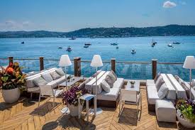 Takım ruhunu forma aşkıyla birleştiren ve kalbi aynı anda beşiktaş için çarpan kara kartallar! Bebek Hotel Istanbul Smith Hotels