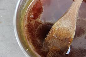 Il caramello è il risultato della cottura del saccarosio sino alla sua fusione, che avviene oltre i 160 °c. Salsa Al Caramello E Il Tour Di Napoli Mentecontorta