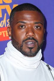 Remember Moesha? This is what the cast looks like now