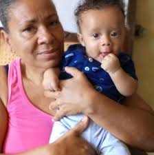 Nunca se olvida a una persona que se ama y se pierde, simplemente se  aprende a vivir sin ella. Nunca se llena el vacío que deja, simplemente se  aprende a vivir con