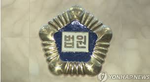 나는 게임에 미친 찌질한 중딩이였고 누나는 다니는 고등학교에서 이쁘기로 손꼽히는 인기많은 학생이였다. Ah21xb1nuvxygm