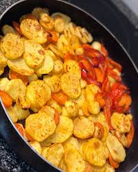 Ofenkartoffeln Mit Gemuse Kartoffeln Und Gemuse In Dunne Scheiben Schneiden Mit Vegeta Und Paprika Wurzen 1 El Rapsol Dazu Alles S Food Snack Recipes Snacks