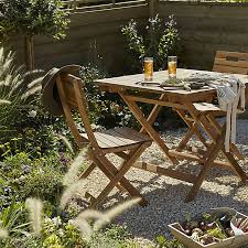 Avec une table de jardin, vous allez adorer recevoir votre famille et vos amis en extérieur. Salon De Jardin Denia Table 2 Chaises Castorama