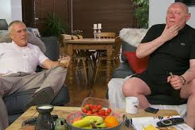 Gogglebox is a british observational documentary television show which has aired on channel 4 since 2013. Celebrity Gogglebox Faces Backlash From Fans Who Claim Show Broke Coronavirus Social Distancing Rules London Evening Standard Evening Standard