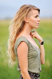 chanda in field near annabella 7 in 2020 undercut lange haare frisuren lange haare sidecut frisur undercut