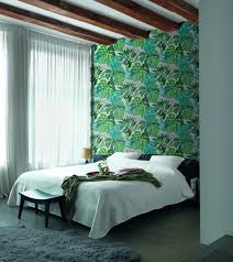 Osez la tête de lit et complétez le look de votre chambre à coucher. Un Papier Peint Jungle Qui Remplace La Tete De Lit Leroy Merlin