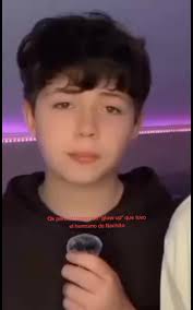 Glow Up: El Hermano de Nachito Juega Juegos