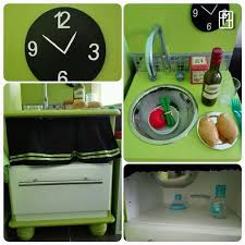 Diy Fabriquer Une Cuisine Pour Enfant Avec Deux Tables De Chevet Je L 39 Ai Fait C 39 Est Pas Si Complique Tr Cuisine Enfant Cuisine En Bois Enfant Diy