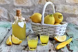 Pubblicato in cucina e ricette. Limoncello Fatto In Casa Ricetta Facile 2 Amiche In Cucina