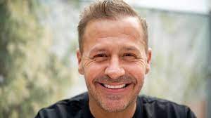 Apr 21, 2021 · willi herren was a german actor and pop singer who is best known for his performance in ard the series lindenstrasse. Willi Herren Is Dead Lindenstrasse Star Dies At The Age Of 45 Teller Report