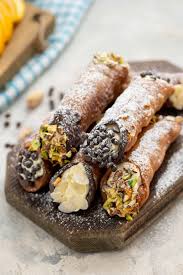 The Best Italian Cannoli Recipe (Complete Guide)