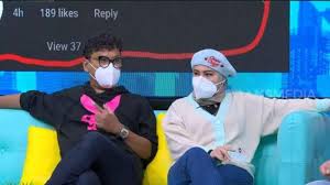 Aktor, penyanyi, presenter, pesulap, pelawak. G1tauoiih3pfvm