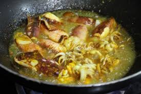 Resipi terakhir yang admin nak kongsikan dengan korang semua ialah resipi sotong goreng telur masin. Sotong Goreng Kunyit Yang Simple Simple Aje Azie Kitchen