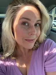 Hair done at @planethairusa ✓ Last no makeup day before I head back to  work! 👶🏼🍼