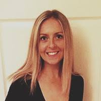 100+ profilů „Carly“