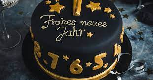 silvester torte torte festtagstorte mit fondant die besten backrezepte mit gelinggarantie rezept festtagstorten kuchen ideen einfach backen