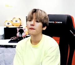 Baekhyun Gif 180910 Pubg Gaming Broadcast Exo Baekhyun Exo Baekhyun Byun Baekhyun