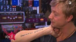 Samu haber tattoo almost the only tattoo i love. Red Im Tv Video Voice Coach Samu Erklart Seine Tattoos Prosieben