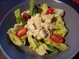 Salade Cesar De Cyril Lignac Dans Tous En Cuisine Mes Meilleures Recettes Faciles Salade Cesar Salade Cesar Au Poulet Recette Cyril Lignac