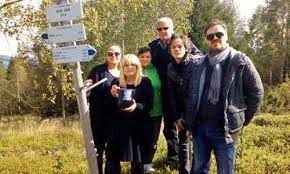 Svoje pončá predviedli dača turzonovová, zuzana kronerová, oľga feldeková, lea fekete a mnoho ďalších známych aj neznámych žien. Legendarny Ladislav Chudik 91 Uz Odpociva Na Hajnom Gruni Preco Sa S Nim Nerozlucila Dcera Novy Cas