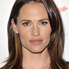 Ellie Reed (played by Jennifer Garner) outfits