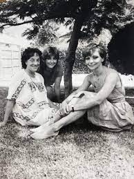 Gloria maría ureta is known for the following movies 1978 Tres Mujeres Tres Vidas Recordando El Ayer Facebook