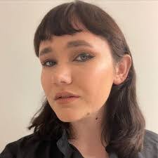 Noel Bond's Instagram, Twitter & Facebook