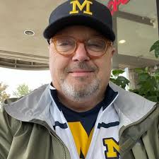 Which Sweet 16 team has the best vintage logo?