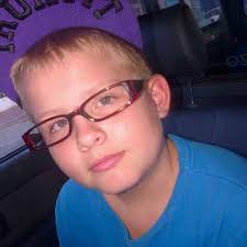 aiden lowe (@aidenisaphoenix)