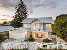 16 Doyle Street Coorparoo Qld 4151 House For Sale 120913697 Realestate Com Au Facade House Weatherboard House Beach House Design