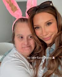 the seasons of this beauty 🍂 We put this mature ornamental pear tree in  back in October 2023, and this is the first year it's gone orange & red,  which just makes