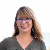 Fawn Bird's Instagram, Twitter & Facebook