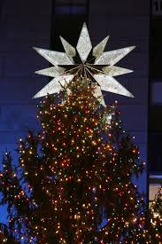 Like A Diamond In The Sky The Rockefeller Center Christmas Tree Has A New Glow The New York Times