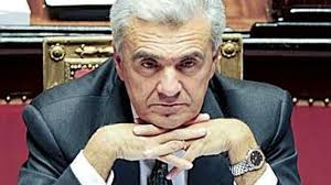 L'ex ministro Balduzzi: “Sbilanciamento tra pensioni e sociale. Liste  d'attesa, rischio regali ai privati”