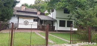 Casa bianca are o structura clasica de casa de vacanta decomandata cu un hol care leaga doua dormitoare foarte spatioase de 16mp fiecare si o camera de zi de 30mp. Vand Casa De Vacanta 5 Cam 120 0 Mp Numar Niveluri 2 Hateg Hunedoara Publi24