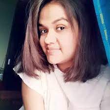 A great hairstyle for round faces, this super cute mini bob creates the illusion of straighter lines on your face and helps softens a round jawline. What Kind Of Hairstyle Will Look Good On Round Face That Could Go With Saree Indian Ethnic Wear Quora