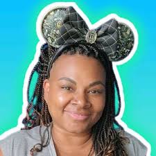 Danielle C (@danielleintheparks)