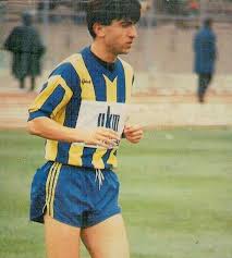Rıdvan dilmen 15 ağustos 1962, aydın doğumlu türk milli eski futbolcu, teknik direktör, futbol yorumcusudur. Aleks De Nazima On Instagram Ridvan Dilmen 1987 1988 Sezonu Aleks1987 1988