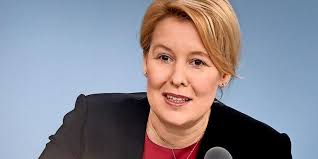 Bundesministerin für familie, senioren, frauen und jugend. Unterhaltsrecht Wenn Die Union Familienministerin Giffey An Die Mutter Erinnert