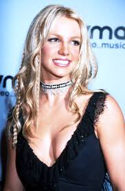 I did it again (2000), spears began to embrace a significantly more mature sound with britney. Britney Spears 2000 31 Of The Most Iconic Vmas Beauty Looks Over The Years Popsugar Beauty Photo 4