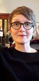 Veckans Läsambassadör presenterar sig så här: Jag heter Linda Waldner och  är distriktssköterska på barnhälsovården (BVC) på Region Skånes vårdcentral  i Ystad. ☀️Vad betyder läsning för dig? Läsning är som näring för