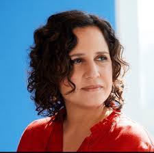 Regina Mattos's Instagram, Twitter & Facebook