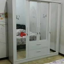 Dari banyaknya model lemari pakaian, salah satu yang jadi favorit adalah lemari pakaian minimalis. Jual Produk Mewah Lemari Pakaian Kaca Termurah Dan Terlengkap Juli 2021 Bukalapak