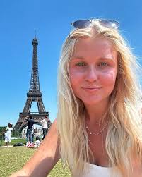 Erica Fahey's Instagram, Twitter & Facebook