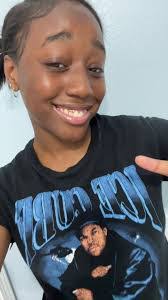 Darian Lee's Instagram, Twitter & Facebook