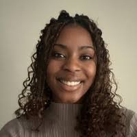 Michelle Davies's Instagram, Twitter & Facebook